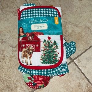 Pioneer Woman kitchen apron gift set